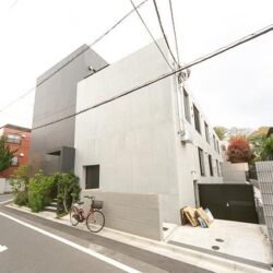 TASUKI RICHESSE MEGURO-HIMONYA 都立大学駅徒歩12分。
1LDK・40㎡ メゾネットタイプ。【碑文谷】の上質な静寂と響き合う洗練の邸。