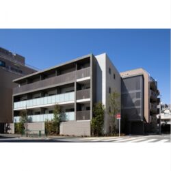 コスモグラシア学芸大学は、学芸大学駅から徒歩8分の便利な立地です。