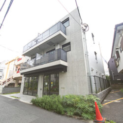 アヴニール三軒茶屋　三軒茶屋駅徒歩5分
1DK・25㎡　ペット可　愛犬と散歩を楽しむ毎日